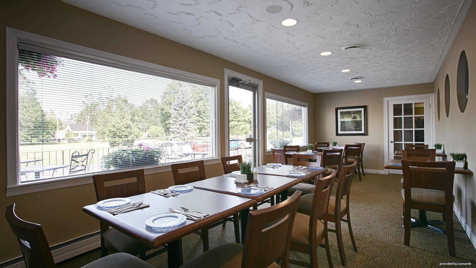 Aurora Inn Kingston Bagian luar foto